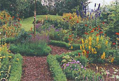 Ein Bauerngarten in seiner farbenfrohen Pracht